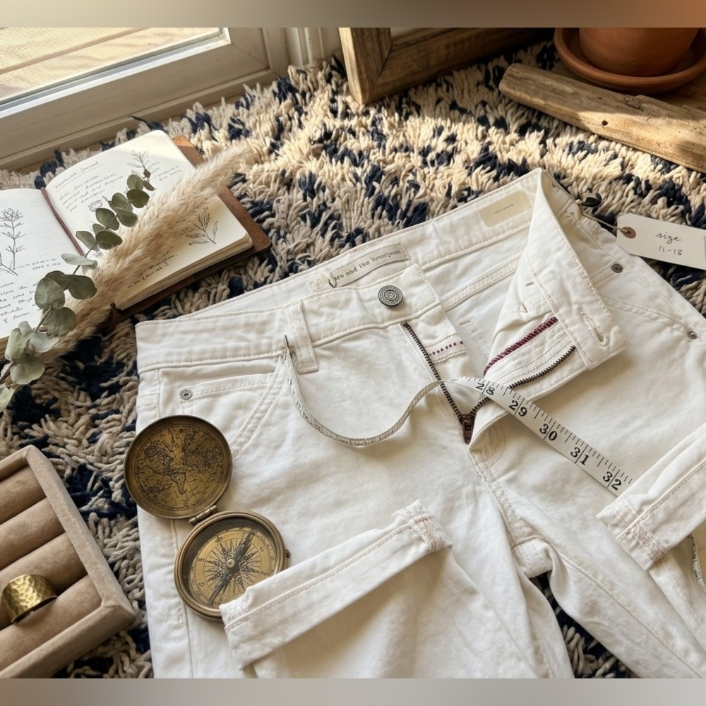 NWT ✨ Anthropologie Pilcro and the Letterpress White Slim Cropped Jeans- size 25
